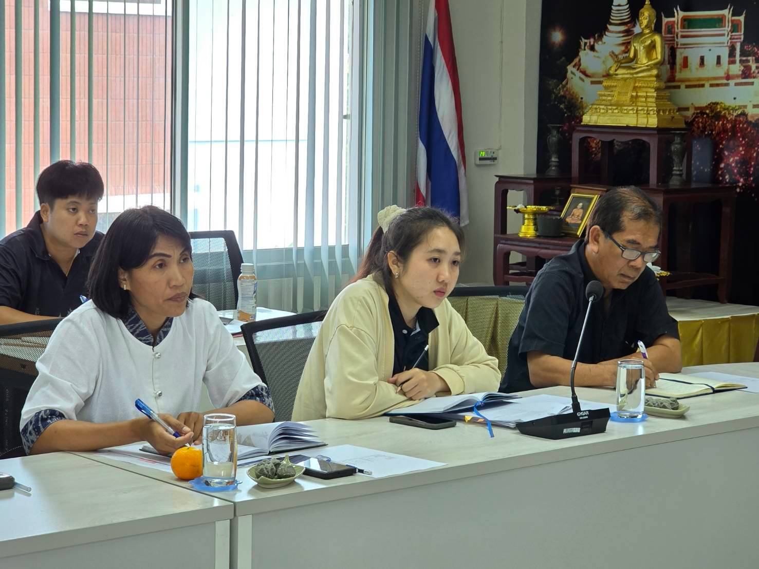 title - ปฏิรูปที่ดินจังหวัดเพชรบุรี พร้อมด้วย เจ้าหน้าที่ ส.ป.ก.เพชรบุรี ประชุมสรุปผลการติดตามแนวทางการแก้ไขปัญหาโครงการแก้ไขปัญหาที่ดินทำกินของเกษตรกรสภาประชาชน 4 ภาค ร่วมกับเจ้าหน้าที่ 3 สำนักของสำนักงานการปฏิรูปที่ดินเพื่ือเกษตรกรรม ได้แก่ สำนักกฎหมาย สำนักจัดการปฏิรูปที่ดิน และสำนักจัดการแผนที่และสารบบที่ดิน